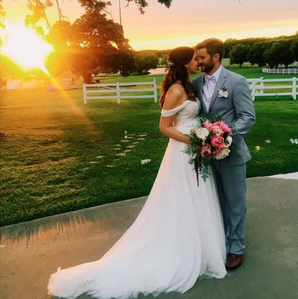 bride and groom photo at sun set