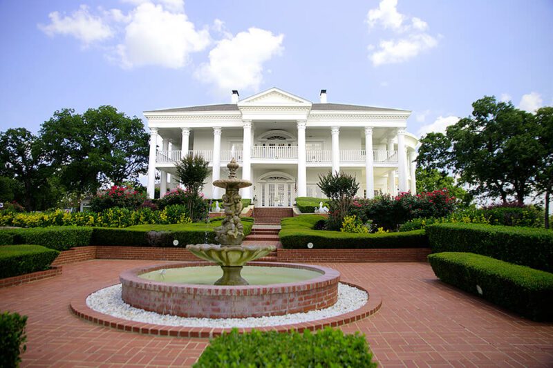 outside lonestar mansion