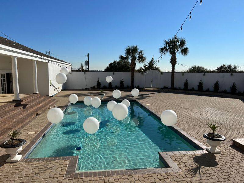 lone star mansion pool
